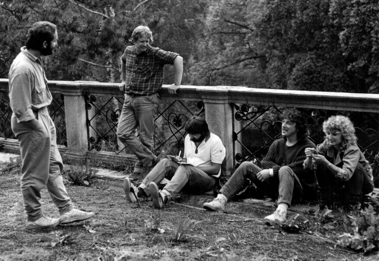 Nezmaři na terase, 1989